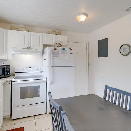 Cute Apt With Backyard And Grill - Steps To Cocoa Beach Buitenkant foto